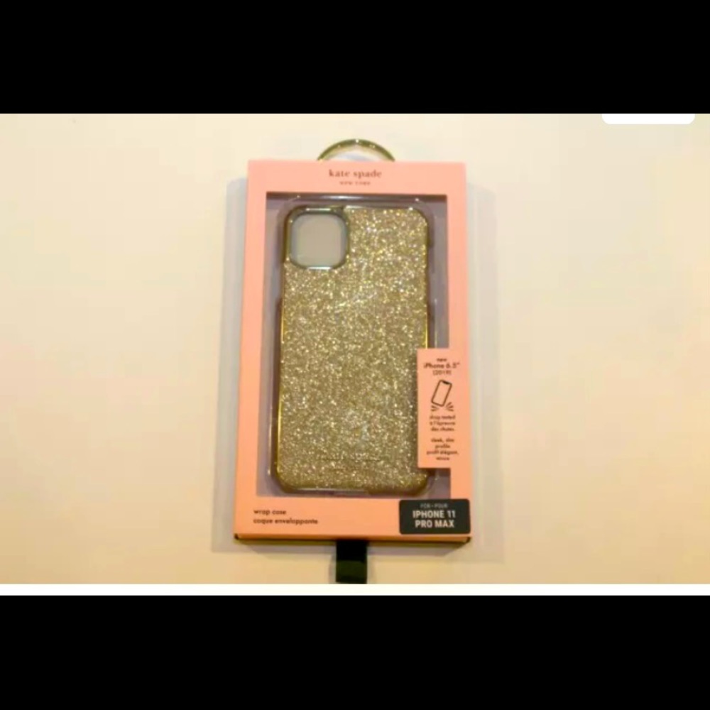 Kate Spade Protective Hardshell Case
iPhone 11 Pro Max - Gold Glitter OPEN BOX